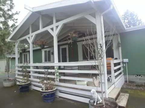 305 Queens Branch Rd, Rogue River, OR 97537 photo 2