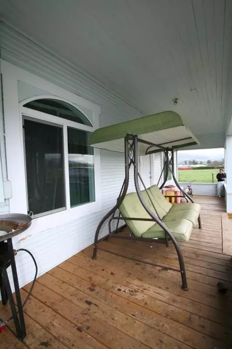 1902 Houston Rd, Phoenix, OR 97535 photo 2