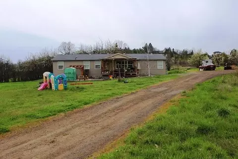 241 Wedgewood Dr, Eagle Point, OR 97524 photo 1