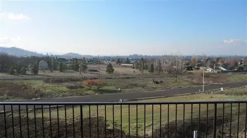 1038 Azure Way, Eagle Point, OR 97524 photo 12