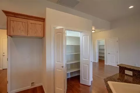 1038 Azure Way, Eagle Point, OR 97524 photo 9