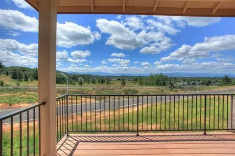 1038 Azure Way, Eagle Point, OR 97524 photo 11