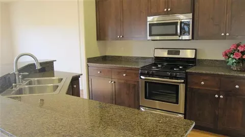 1038 Azure Way, Eagle Point, OR 97524 photo 7