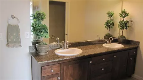 1038 Azure Way, Eagle Point, OR 97524 photo 14