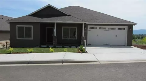 1038 Azure Way, Eagle Point, OR 97524 photo 1