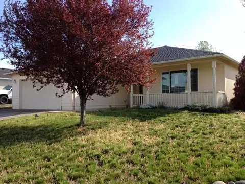 995 Ridgeview Dr, Eagle Point, OR 97524 photo 2