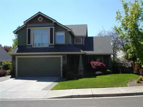 640 Cedar Wood Dr, Eagle Point, OR 97524 photo 1