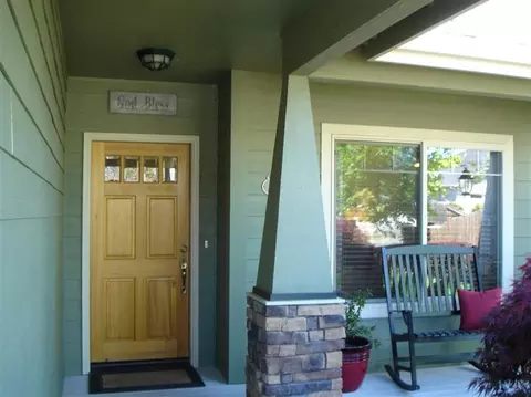 640 Cedar Wood Dr, Eagle Point, OR 97524 photo 2