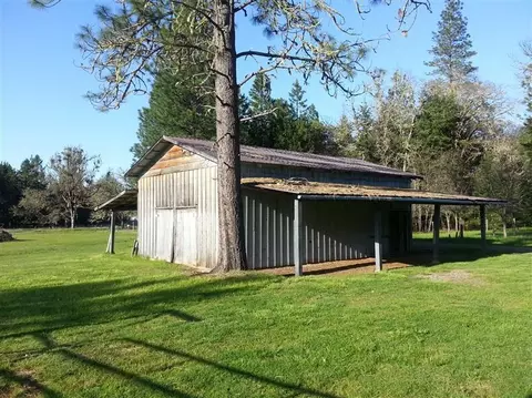 595 Jackadel Ln, Cave Junction, OR 97523 photo 12