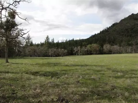12221 E Antelope Rd, Eagle Point, OR 97524 photo 3