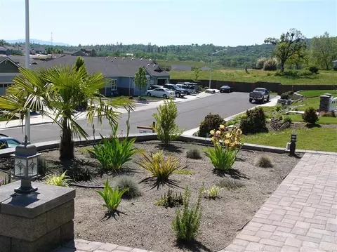 972 Win Way, Eagle Point, OR 97524 photo 12