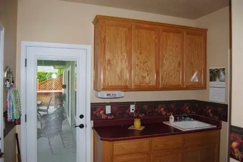 919 Sandoz St, Central Point, OR 97502 photo 11