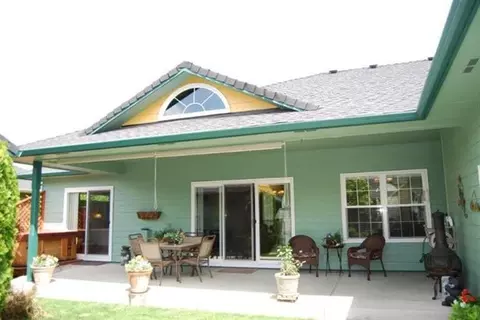 919 Sandoz St, Central Point, OR 97502 photo 3