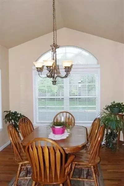 919 Sandoz St, Central Point, OR 97502 photo 7