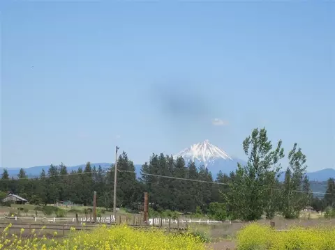5591 Upton Rd, Central Point, OR 97502 photo 4