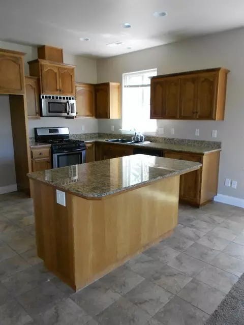 1132 Highlands Dr, Eagle Point, OR 97524 photo 4