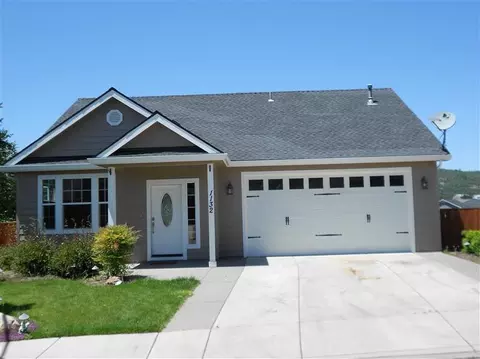 1132 Highlands Dr, Eagle Point, OR 97524 photo 1