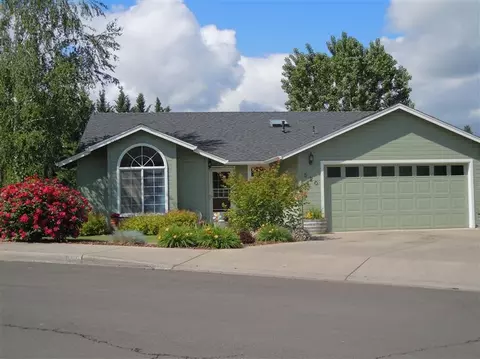 520 C St, Phoenix, OR 97535 photo 1