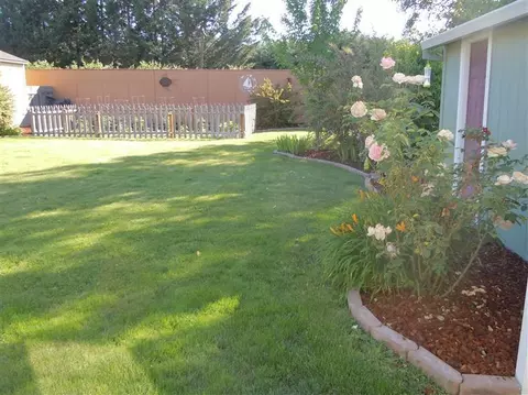 520 C St, Phoenix, OR 97535 photo 5