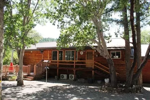 401 Long Branch Rd, Eagle Point, OR 97524 photo 3