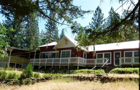 1151 Summit Loop, Grants Pass, OR 97527 photo 1