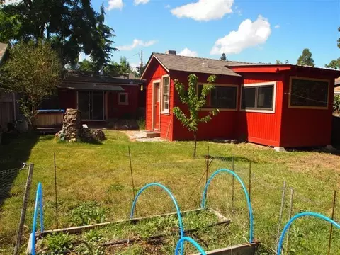 409 Fifth St, Phoenix, OR 97535 photo 3