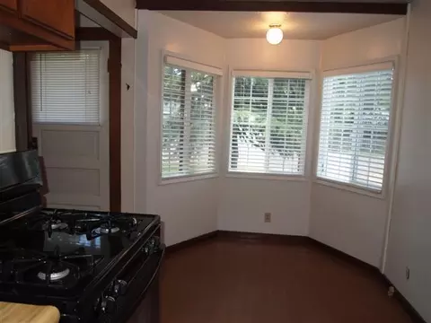 409 Fifth St, Phoenix, OR 97535 photo 4