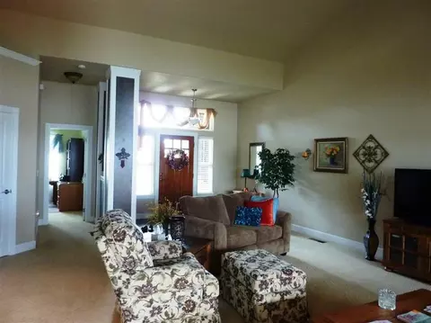 150 Sky Hawk Dr, Eagle Point, OR 97524 photo 4