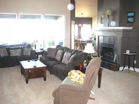 150 Sky Hawk Dr, Eagle Point, OR 97524 photo 3