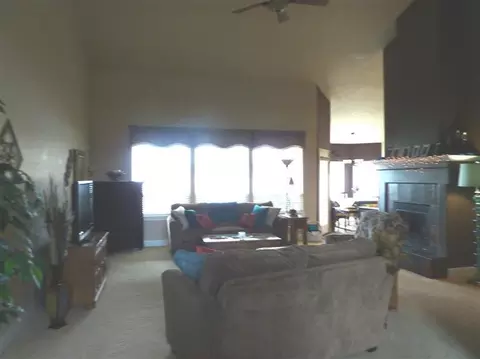 150 Sky Hawk Dr, Eagle Point, OR 97524 photo 2