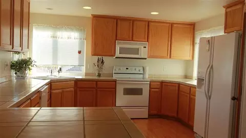 522 Westfield Ct, Eagle Point, OR 97524 photo 2