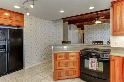 949 Mountain View Rd, Eagle Point, OR 97524 photo 5