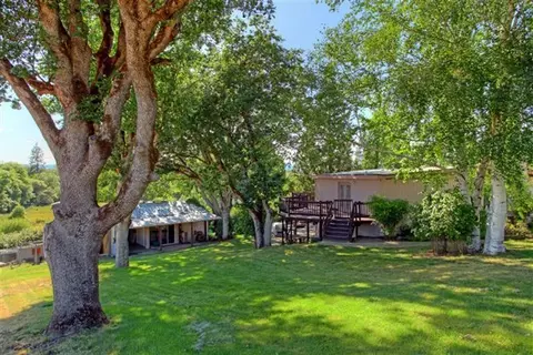 949 Mountain View Rd, Eagle Point, OR 97524 photo 25