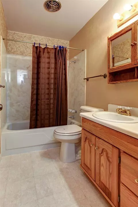 949 Mountain View Rd, Eagle Point, OR 97524 photo 12