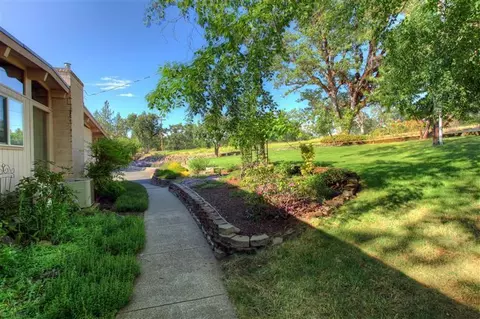 949 Mountain View Rd, Eagle Point, OR 97524 photo 21