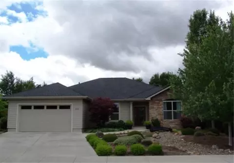 228 Bellerive Dr, Eagle Point, OR 97524 photo 1