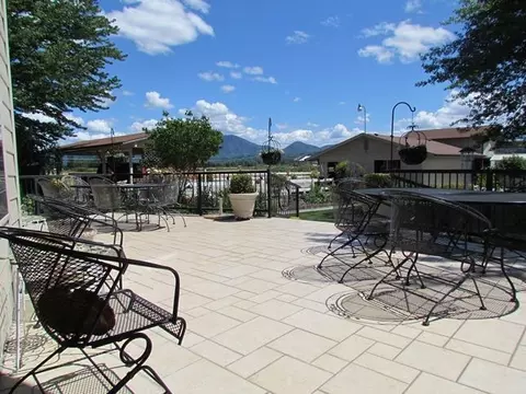 2995 Upper River Rd, Grants Pass, OR 97526 photo 2
