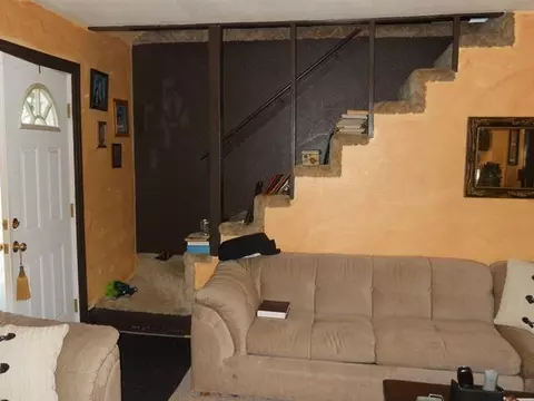 417 S Royal Ave, Eagle Point, OR 97524 photo 2
