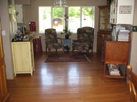 1415 Summit Loop, Grants Pass, OR 97527 photo 2