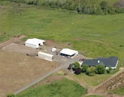 5018 Brophy Rd, Eagle Point, OR 97524 photo 1