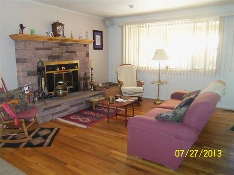 205 B St, Phoenix, OR 97535 photo 4