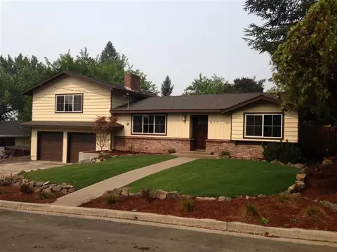 511 B St, Phoenix, OR 97535 photo 1