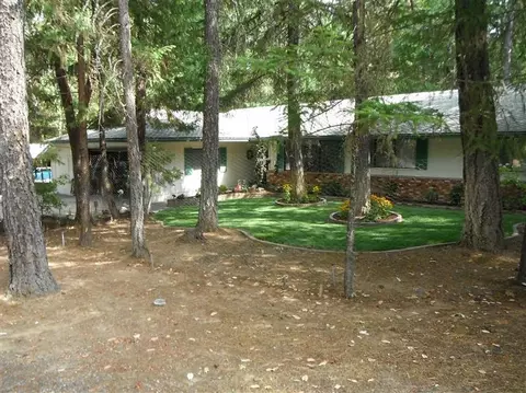 385 Fields Rd, Williams, OR 97544 photo 2