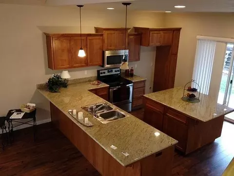 316 Everett Way, Talent, OR 97540 photo 3