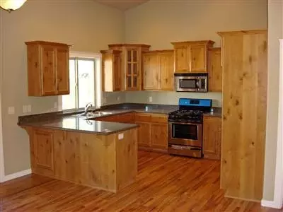 900 Win Way, Eagle Point, OR 97524 photo 3