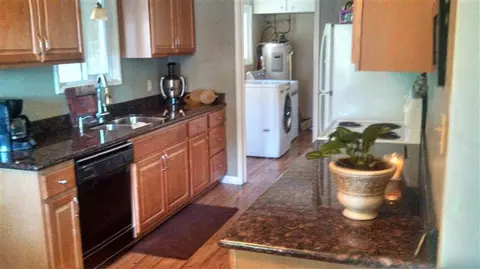 196 Bigham Dr, Central Point, OR 97502 photo 3