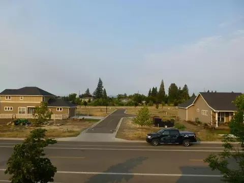 1147 N Haskell St, Central Point, OR 97502 photo 14