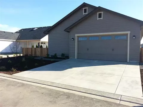 518 Stone Pt, Central Point, OR 97502 photo 3