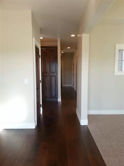 518 Stone Pt, Central Point, OR 97502 photo 10