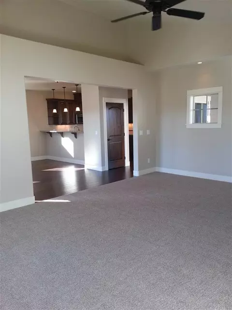 518 Stone Pt, Central Point, OR 97502 photo 5